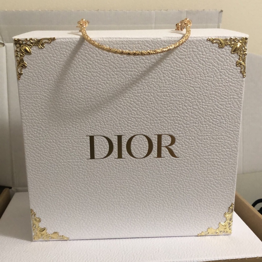 Dior Paper Trunk Box - Picture 3 of 11